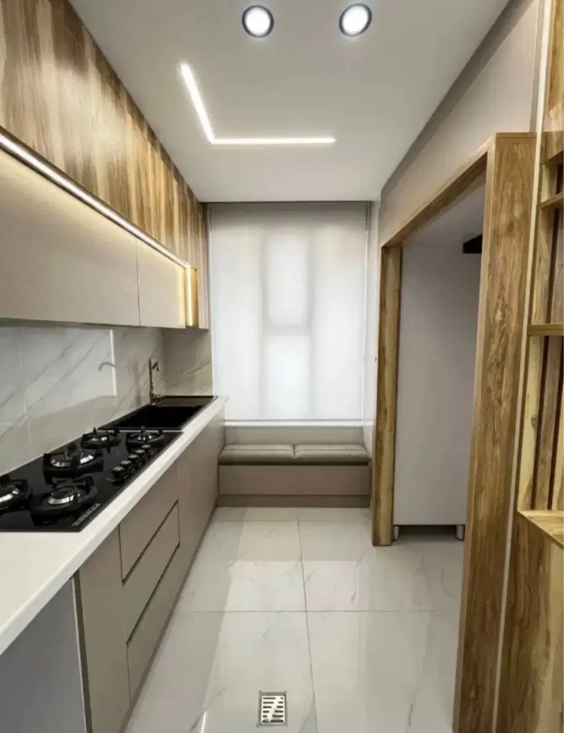 ۵۱متر سالن پرده خور سندسبز تاپ لوکیشن اندیشه فازیک
