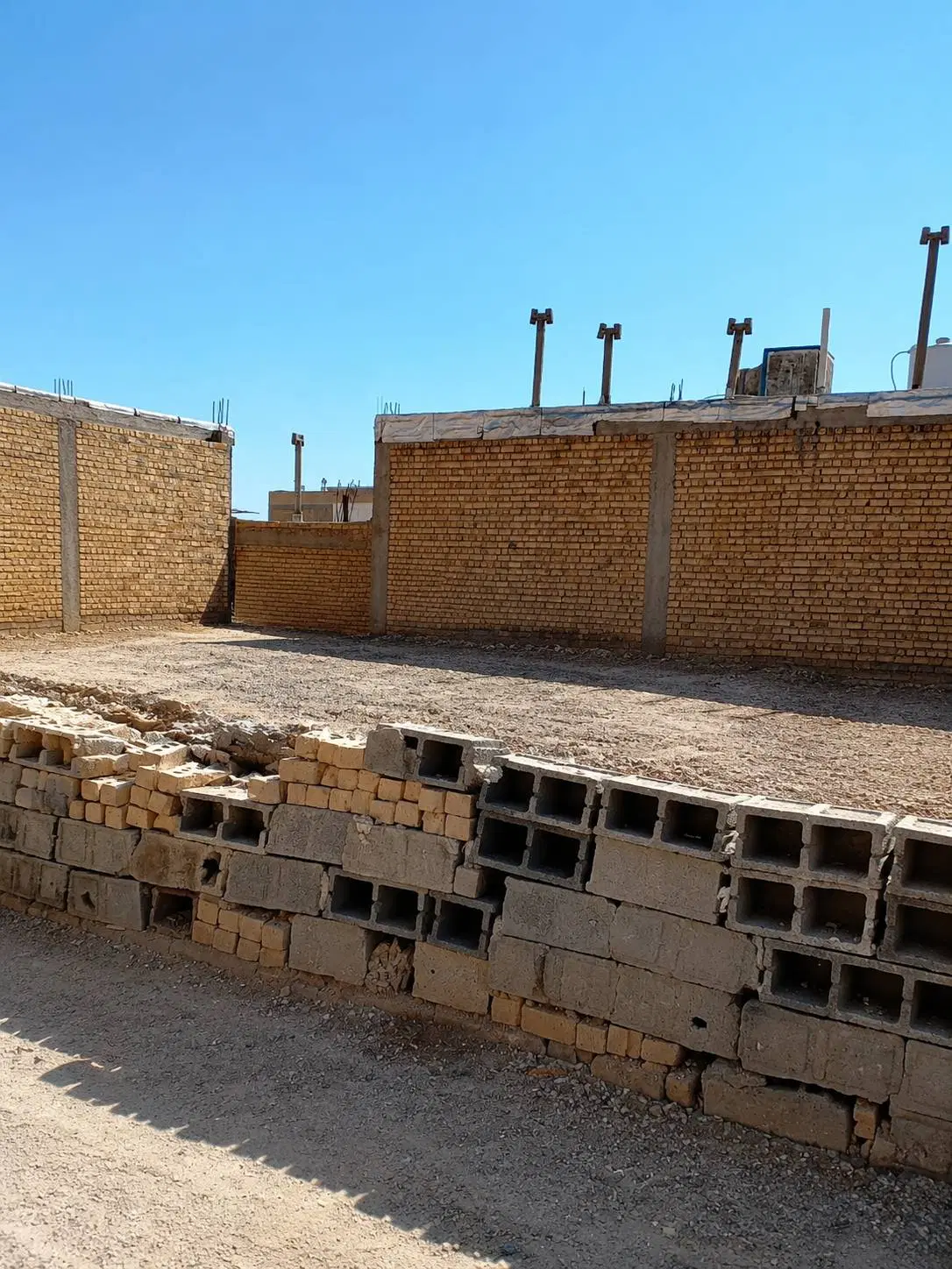 فروش زمین نیمه ساخت