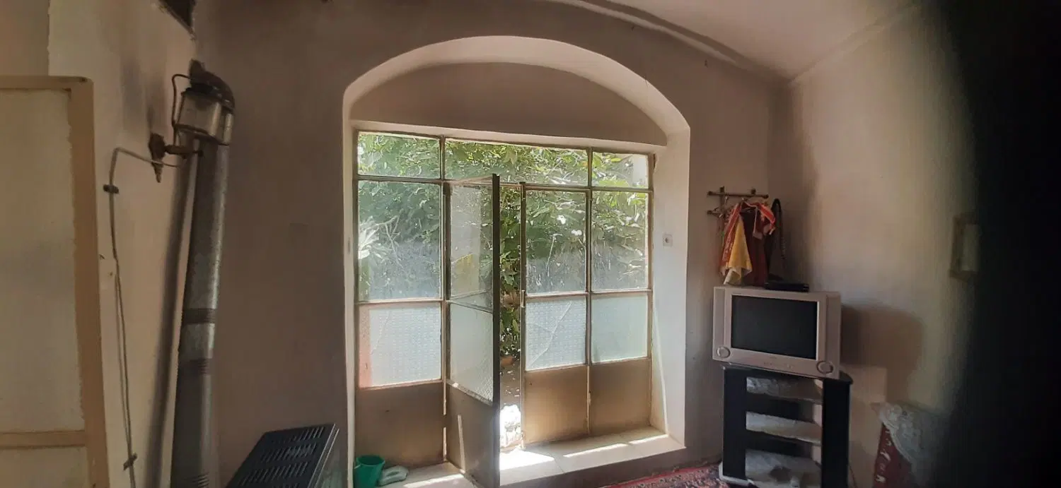 ملک فروشی