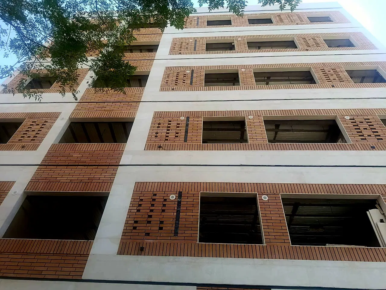 آپارتمان نوساز نازی آباد