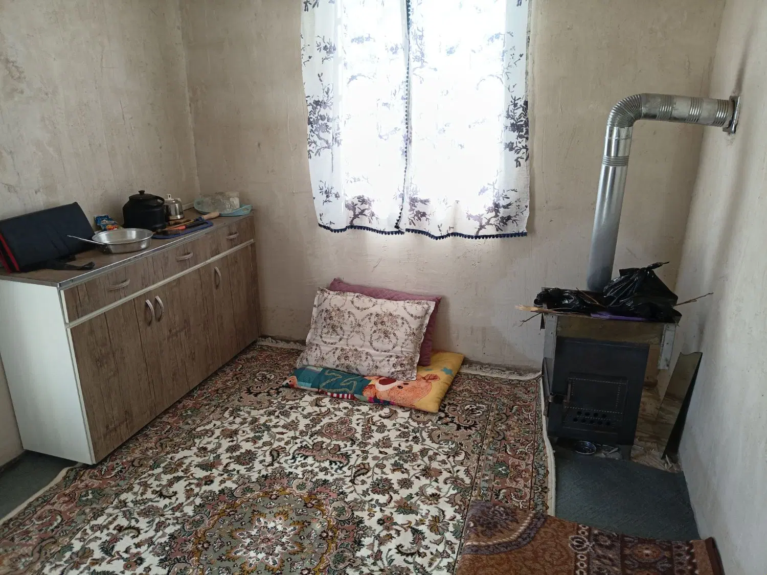 خانه باغ در هندوار، سند رسمی شش دانگ. ۱۵۵۶ متر