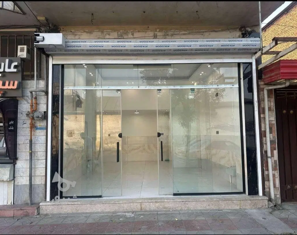 مغازه تجاری بر خیابان مطهری(شنبه بازار قدیم)