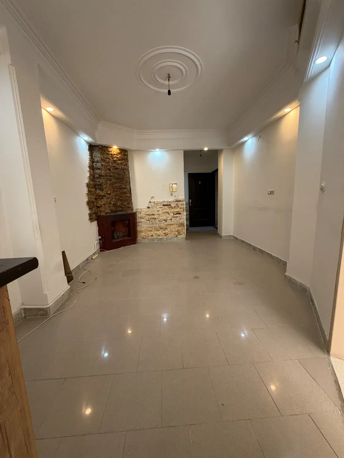 رهن اجاره 50 متر باپارکینگ طبقه 1 فاز1اندیشه