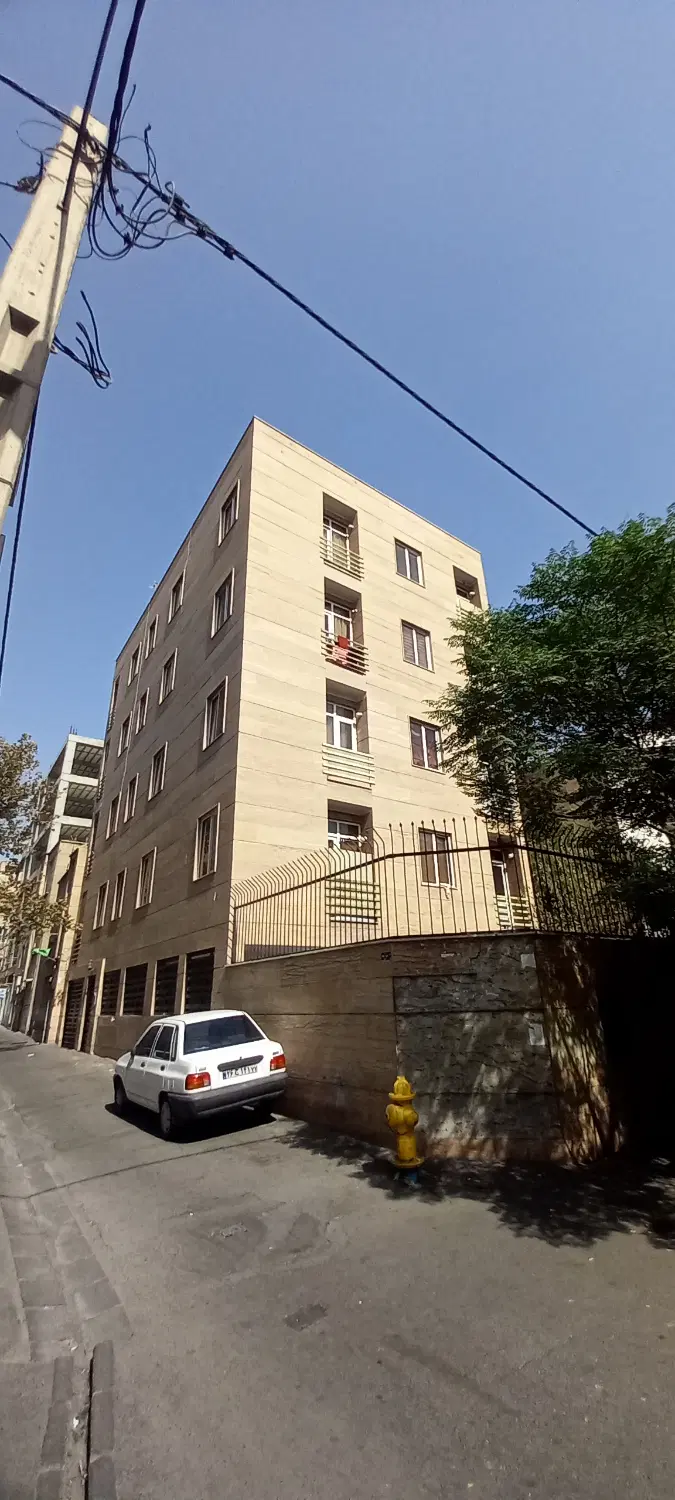 ۴۵ متر طبقه اول پارکینگ غیر مزاحم