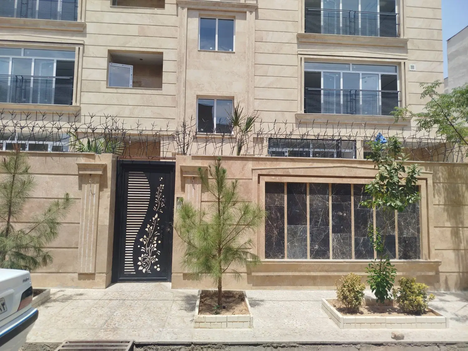 فروش واحد۳خوابه دربلوارپاسارگادغربی