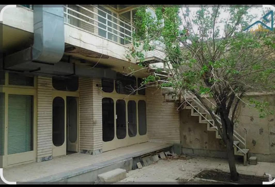 خانه دو ونیم طبقه قابل سکونت و تجمیع