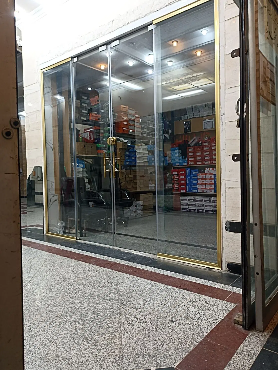 مغازه تجاری دو بهر، 17متر