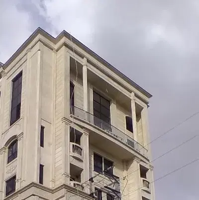 ۱۲۷متر  ۱۰۰ متر حیاط با عرصه بالا اوایل فرامرز زوج