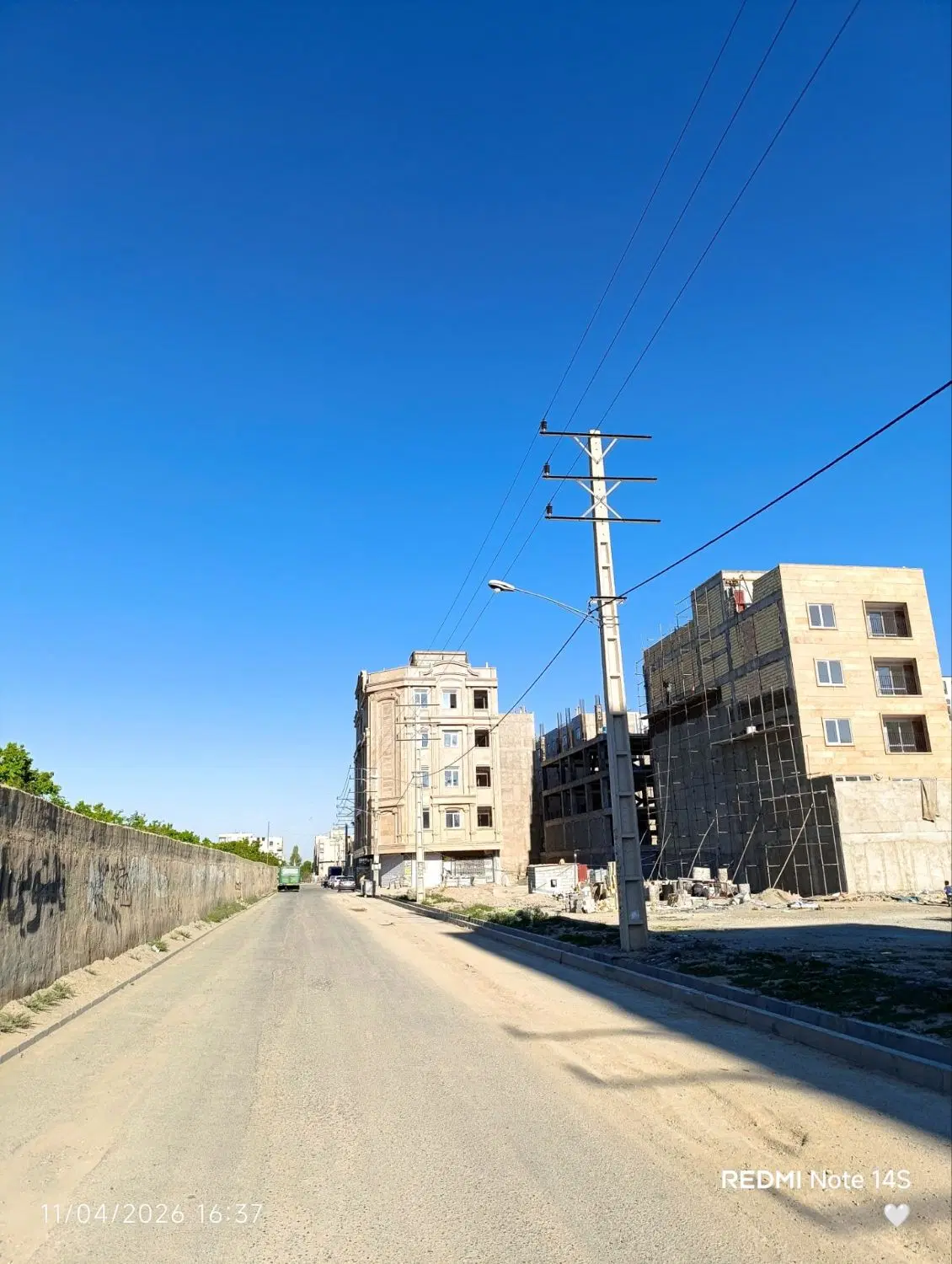 215مترزمین