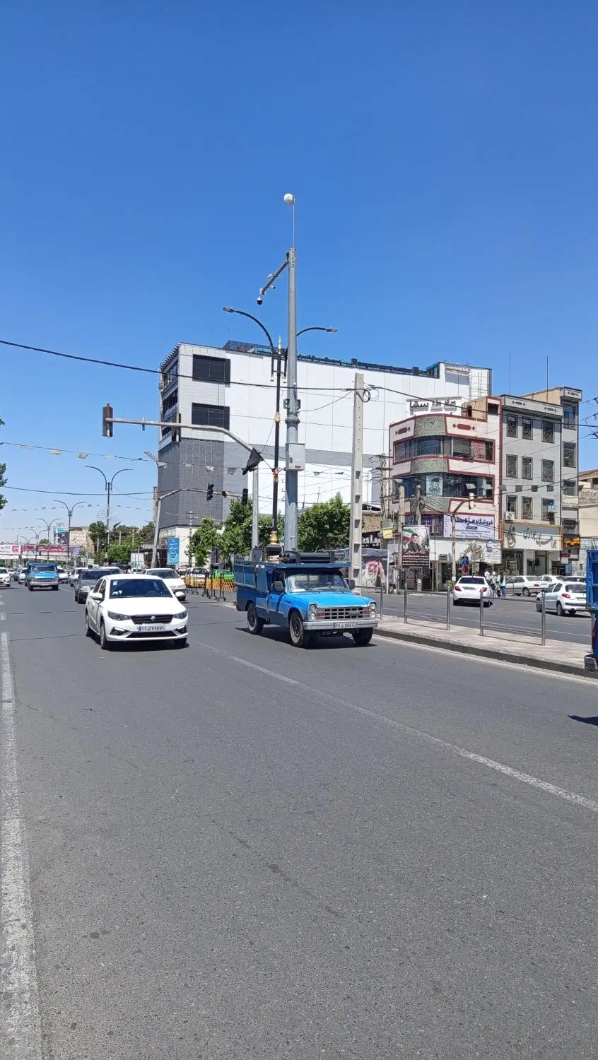 ۳۵متر تجاری هشتگرد قدیم رو بروی پاساژ صدف
