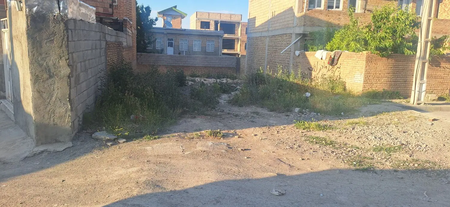 زمین مناسب برای انباری و کارگاه