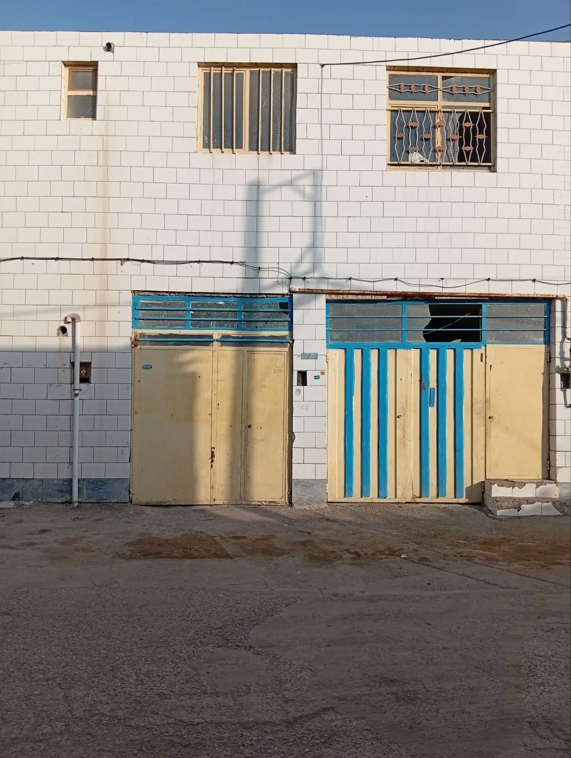 خانه کلنگی دو طبقه در خیابان مهدیه