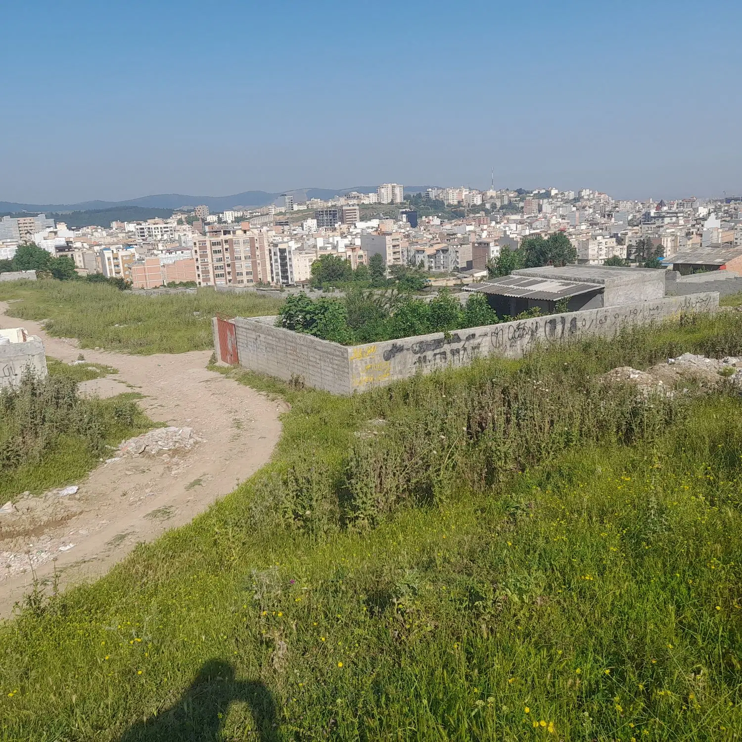 زمین پارتیان 128 متری