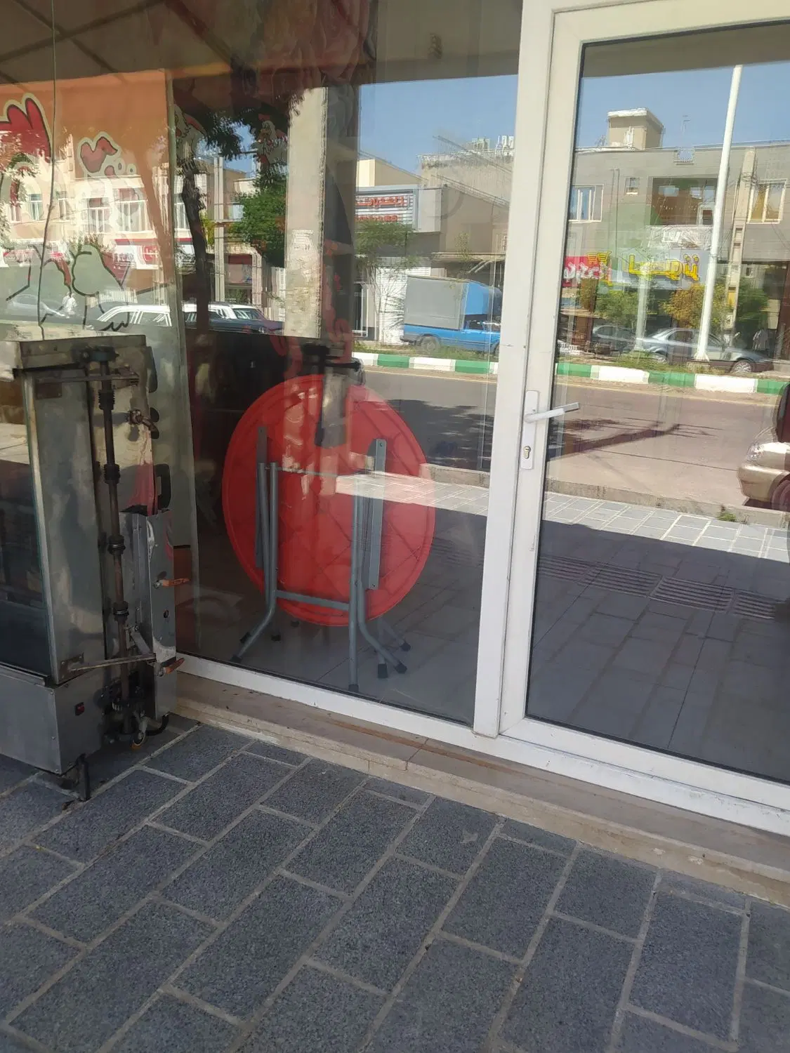 یک باب مغازه بفروش میرسد