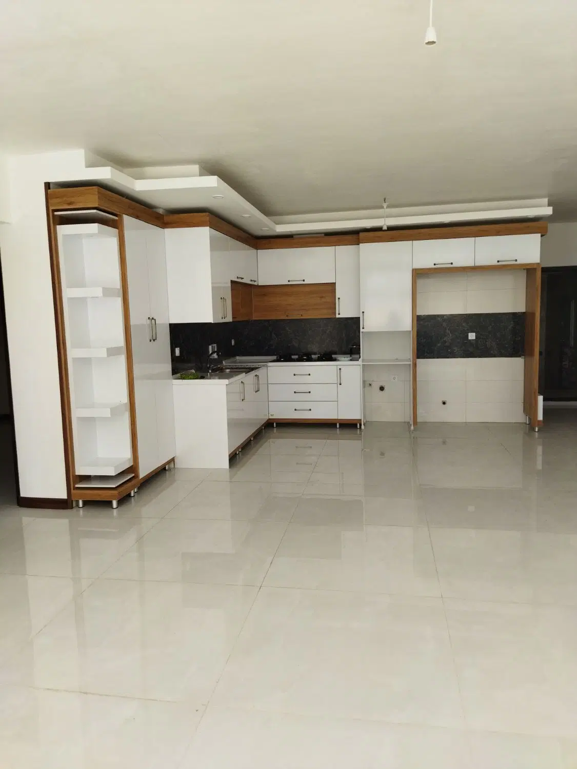 خانه همکف جنوبی حیاط اختصاصی
