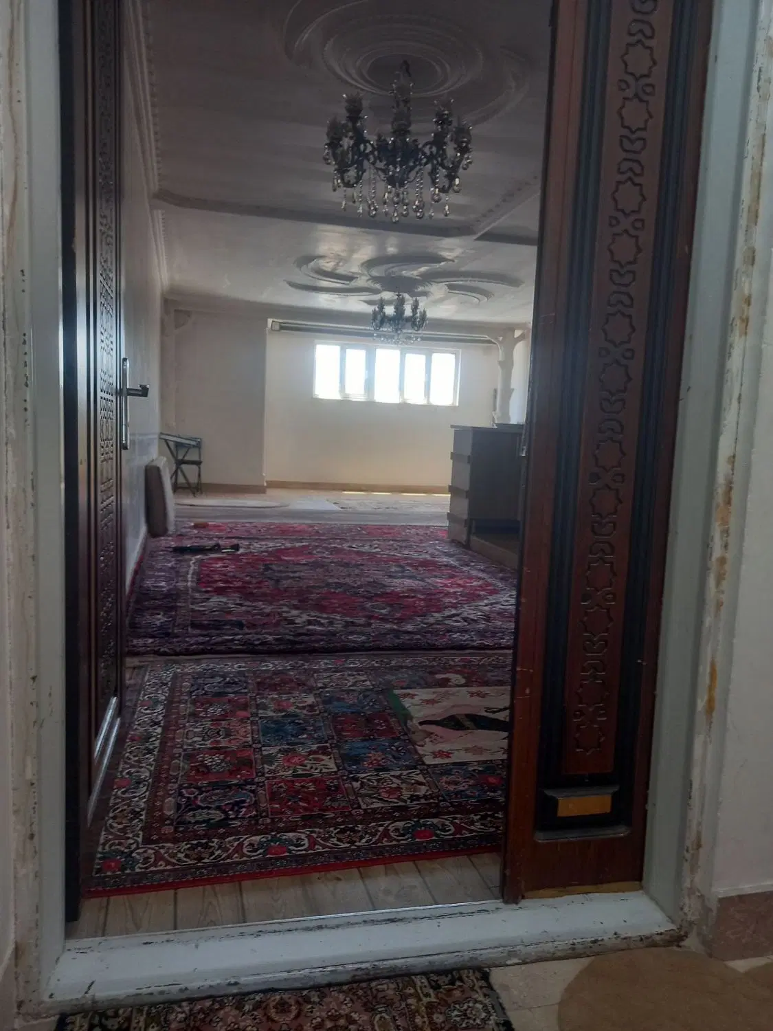 حیاط آپارتمانی ۸۵ متر دوطبقه دو سرویس