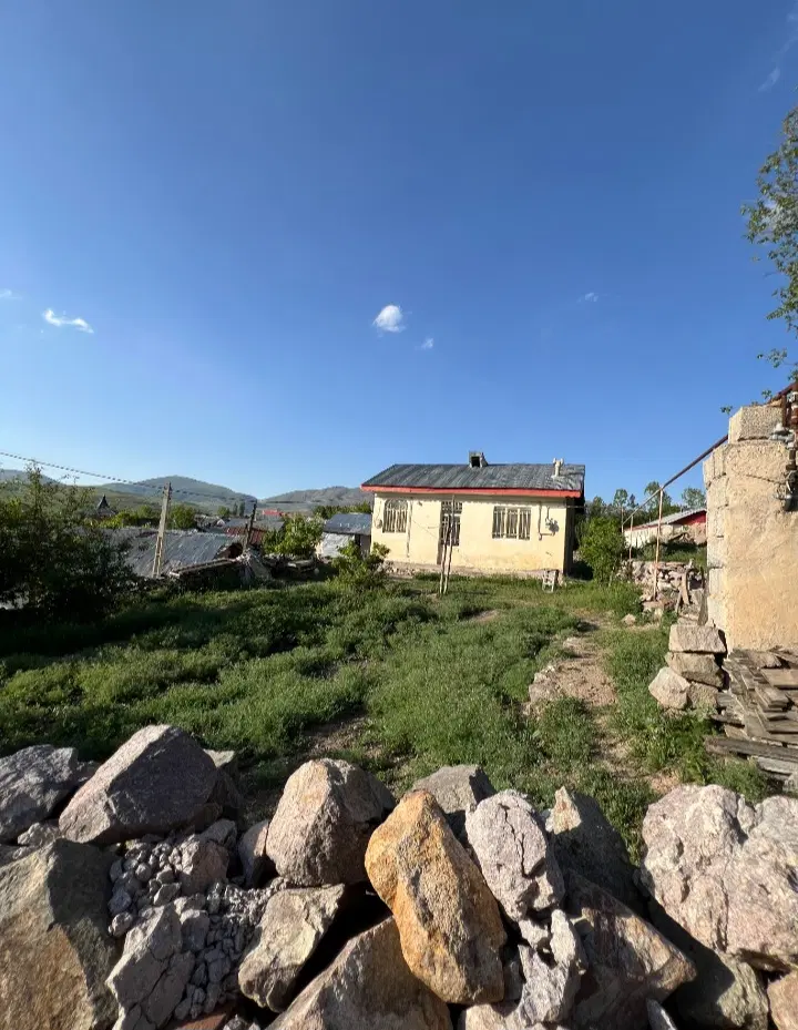 فروش خانه روستایی با زمین 300 متری