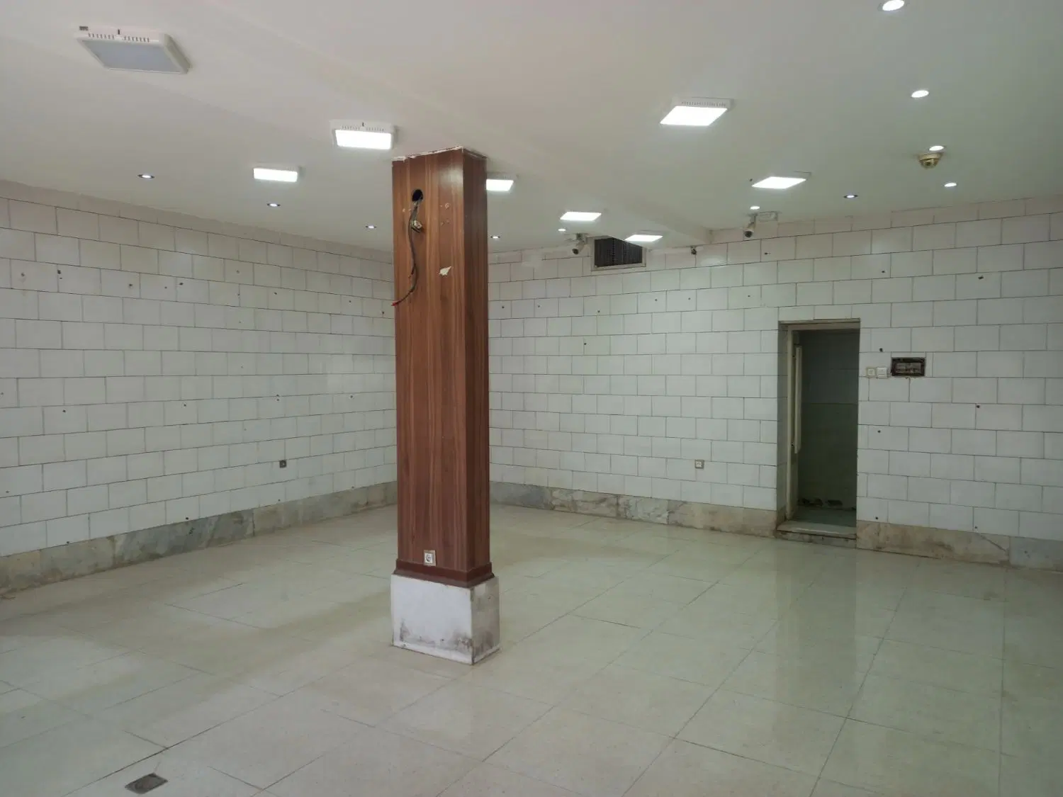 رهن و اجاره مغازه ۶۰متری هفتون