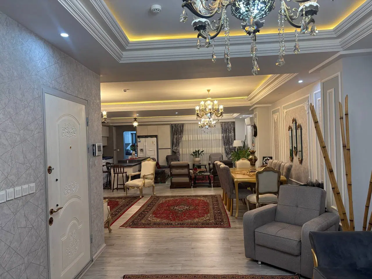 آپارتمان ۲۰۳ متر مربع بلوار امین بر ارمغان