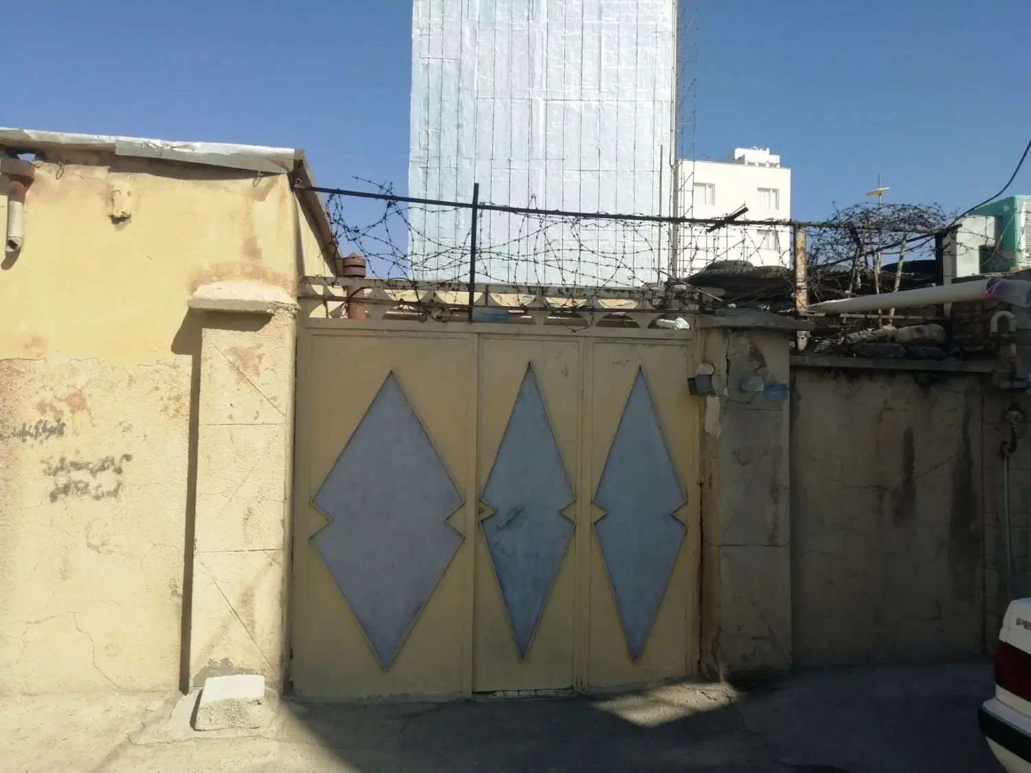 خانه روبروی فرمانداری