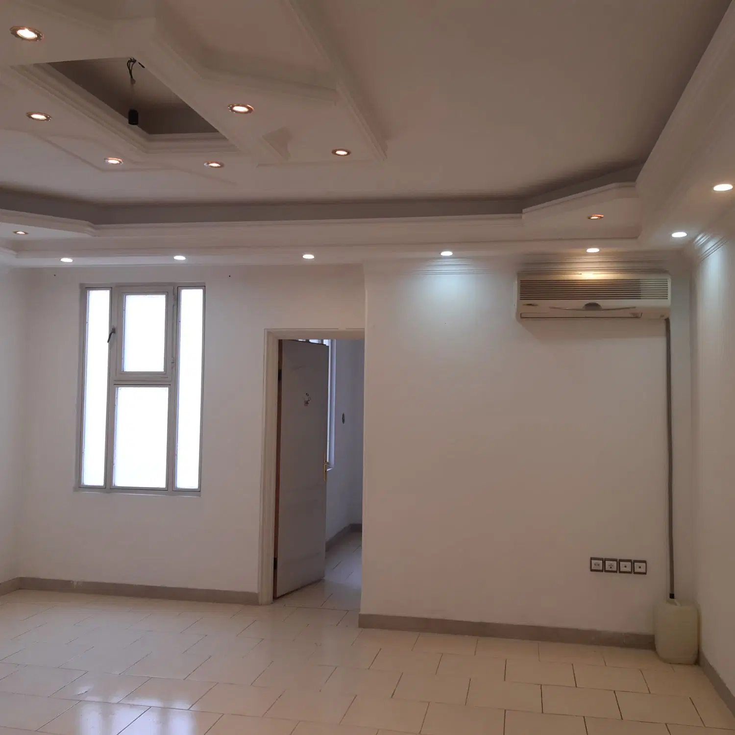 اپارتمان تکخوابه بزرگ70متری تمیزونقاشی شده