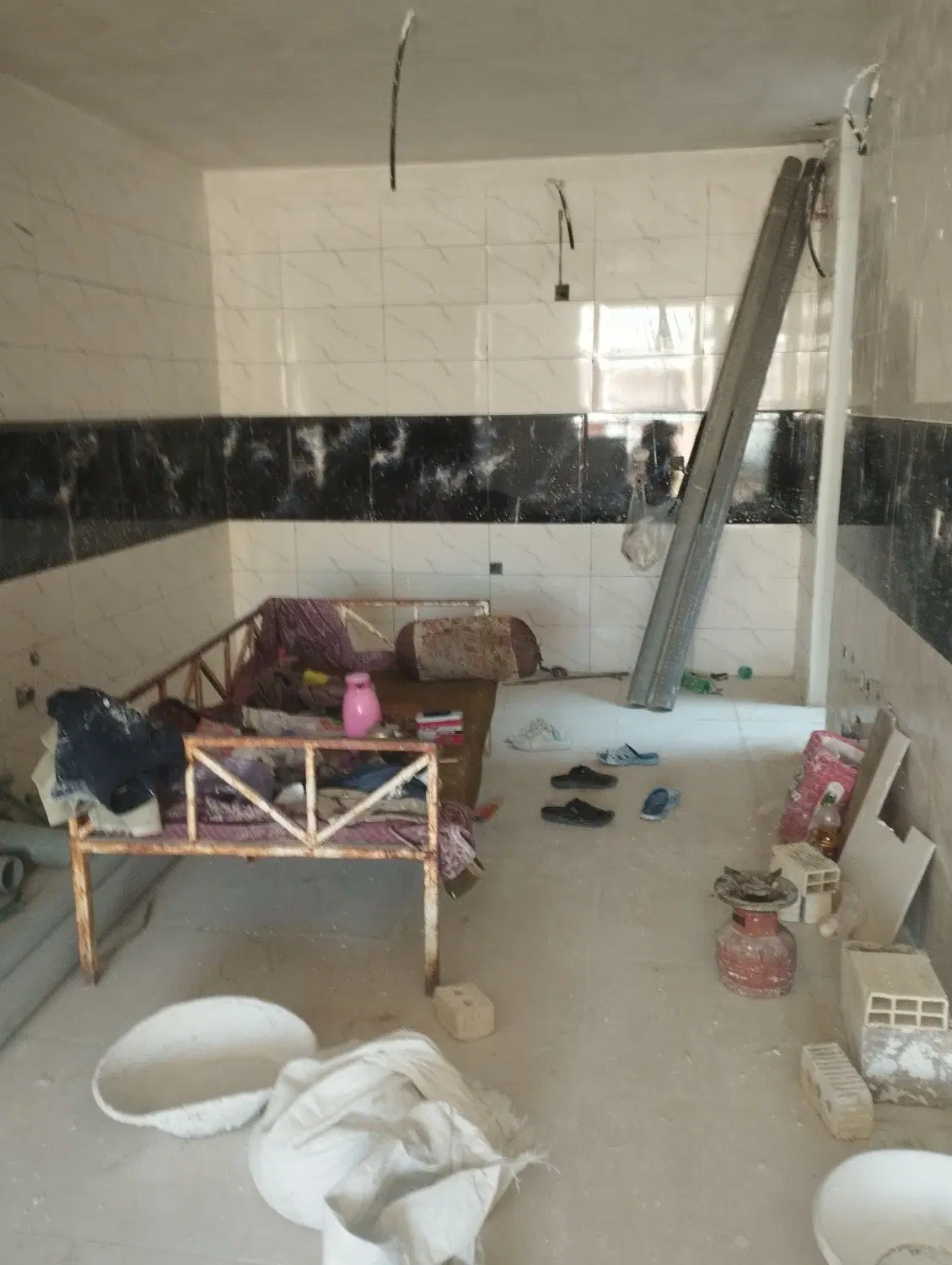 رهن کامل دو دستگاه منزل مسکونی سه خوابه