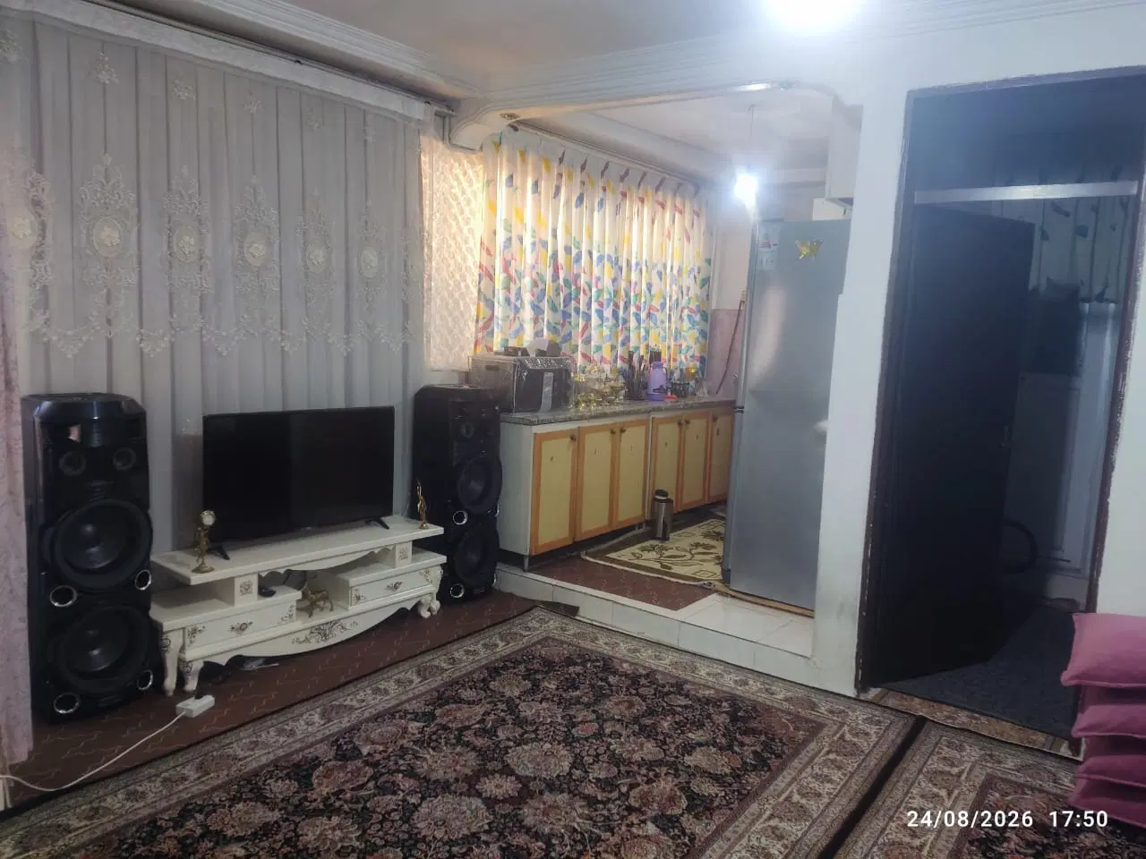 48مترژبقه سوم با آسانسور مستاجر دارد عمارت خ فرهنگ