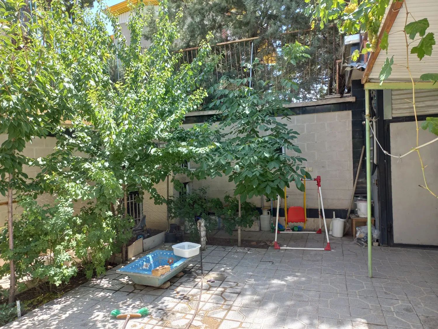 خانه ویلایی شهرک مدنی ۲۵۰ متر