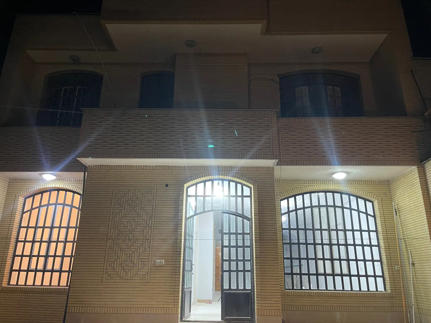۳۰۰ متری ویلایی خوش قیمت