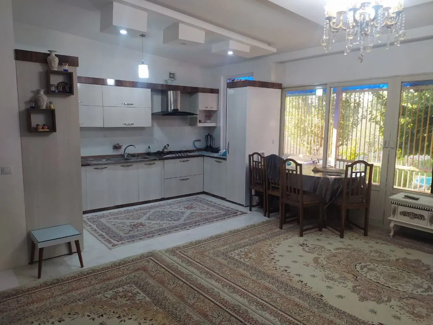 فروش600مترباغ باآب مدارخیابان20متری چاهشک