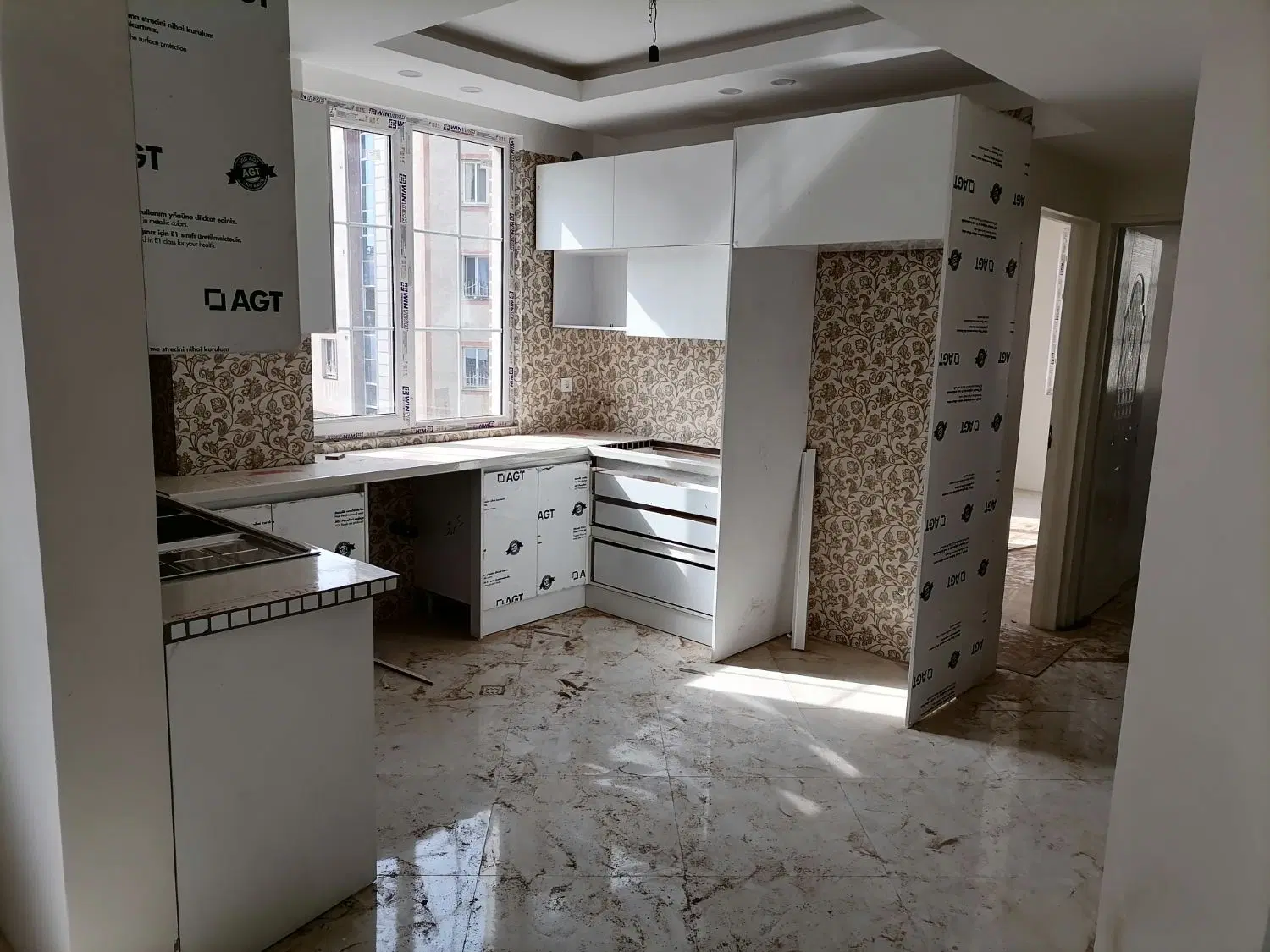 ۱۰۰ متر شمال ستارخان فول امکانات