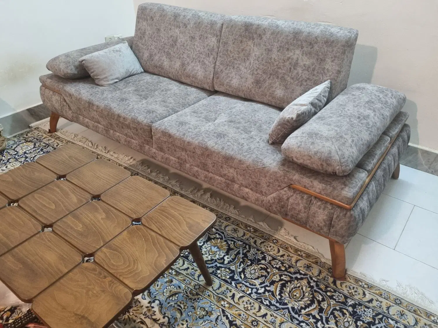 نیازمند همخونه همخانه