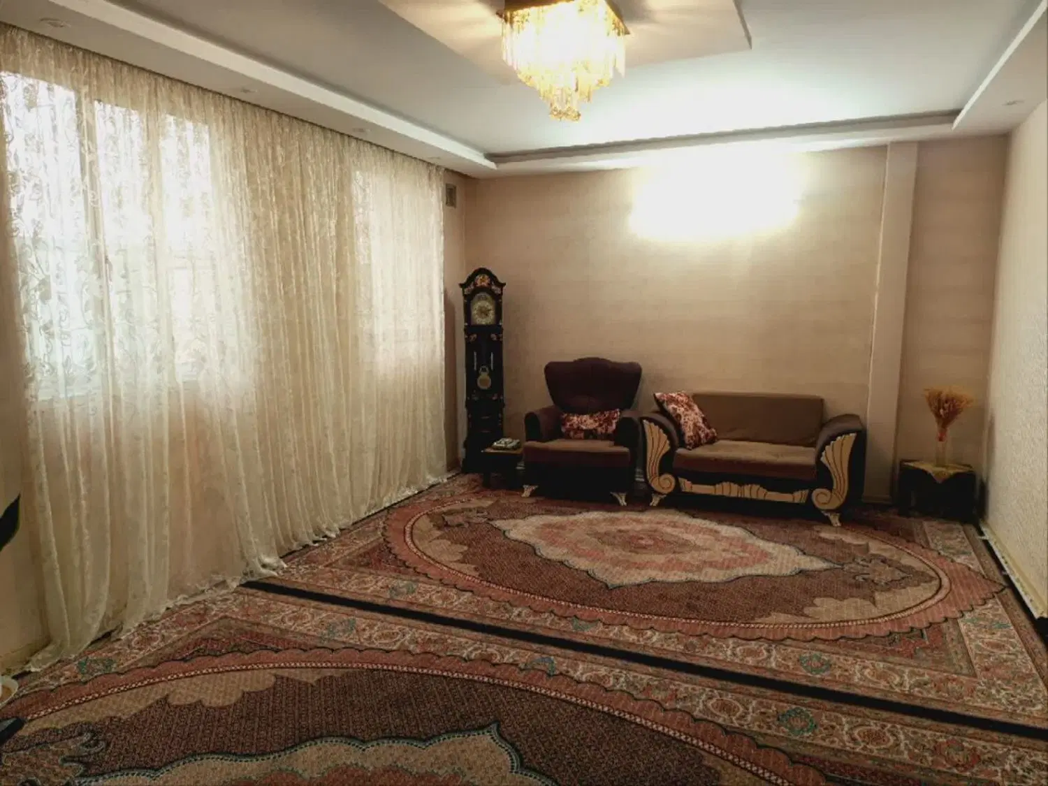 آپارتمان ۱۰۰متری ۲خواب طبقه۵ پارکینگ آسانسور