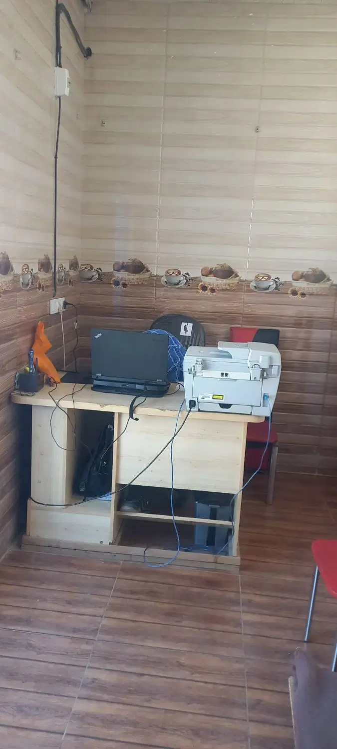 مغازه با فضای بیرونی بزرگ