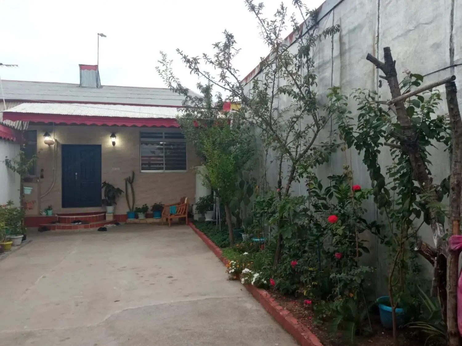 ویلایی شهرک بهار به همراه یک سوییت باز سازی کل