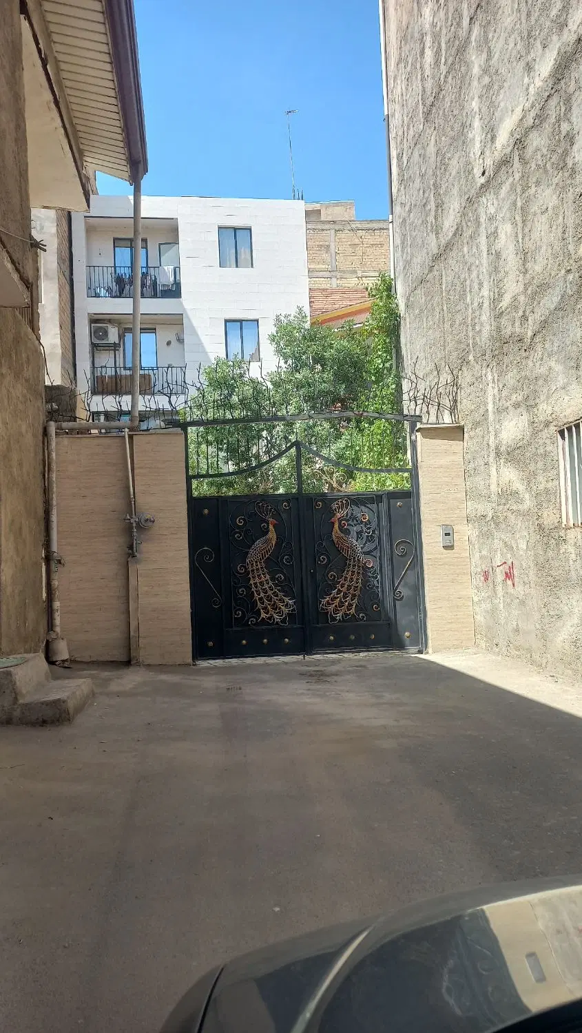خانه ویلایی حیاط،باغچه دار معاوضه باواحدیاآپارتمان