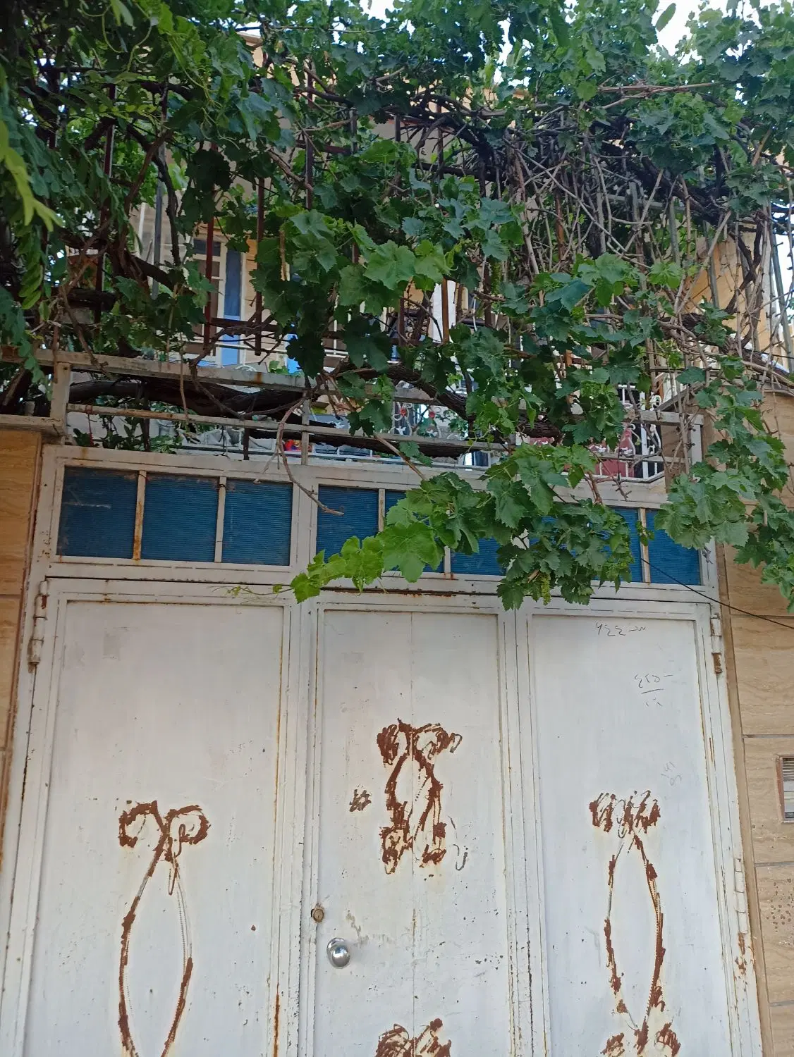 خانه دوطبقه ویلایی در کرج