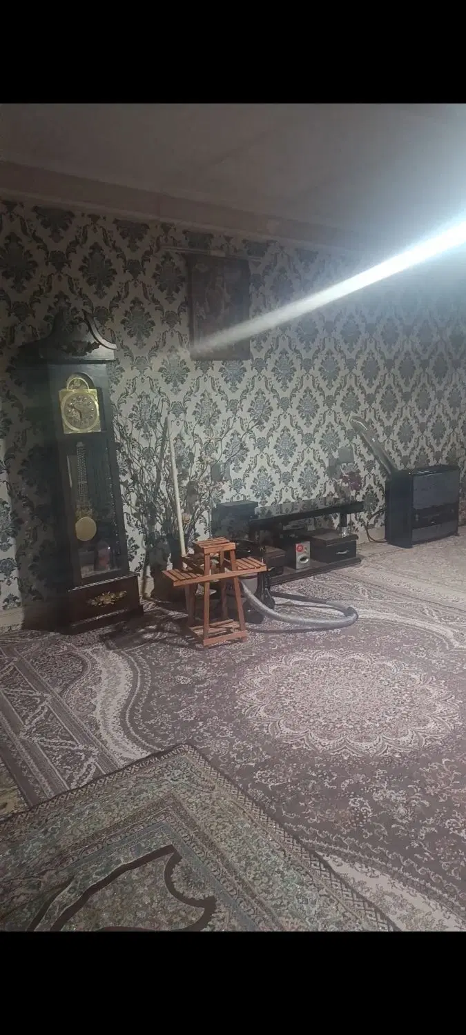 آپارتمان 100متری کف موکت