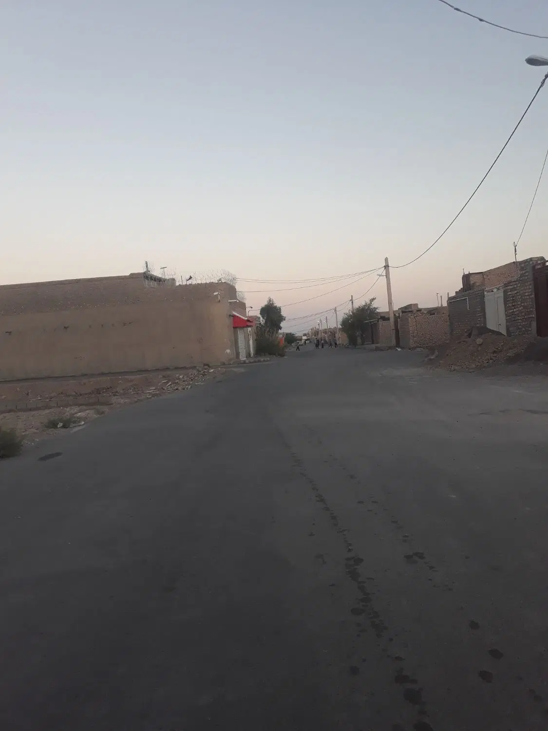 زمین فروشی