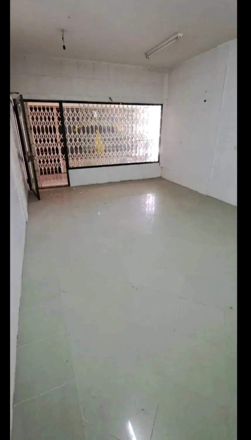 اجاره یک واحد ۱۳۰متری تجاری
