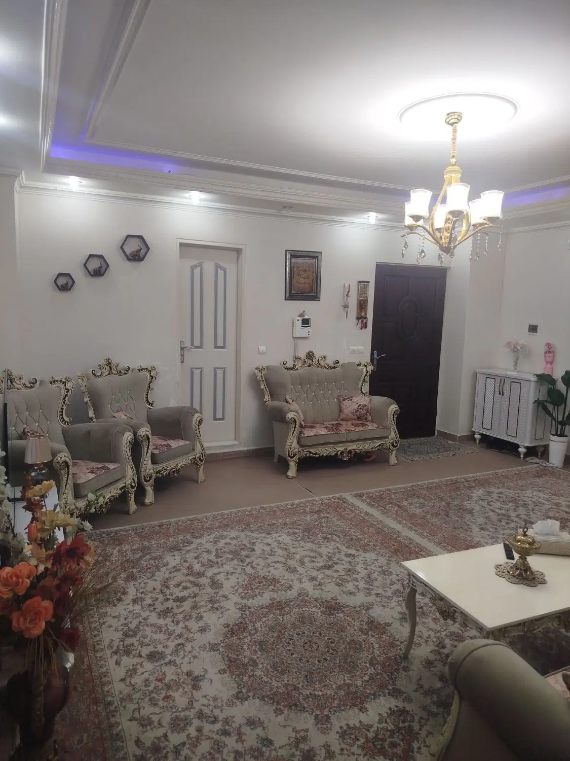 آپارتمان ۸۰متری با سند ۶دنگ