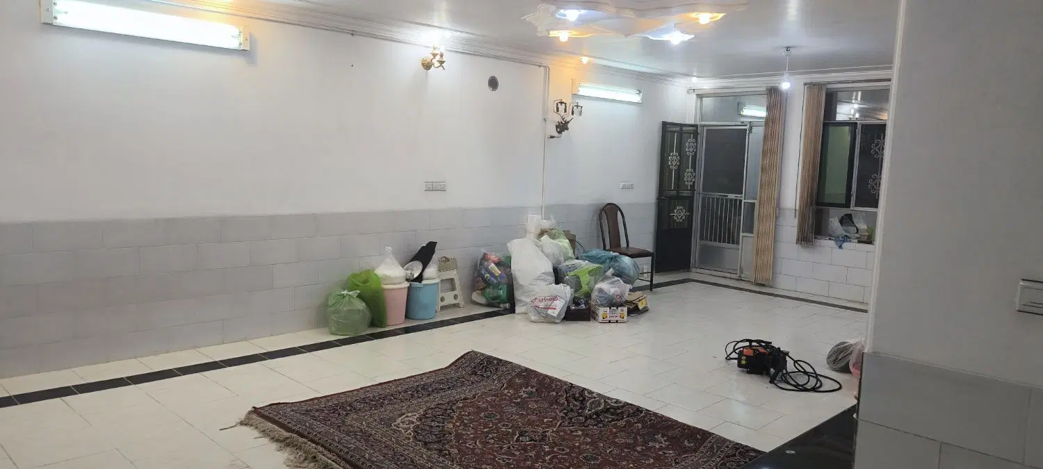 نیم طبقه میدان امام حسین