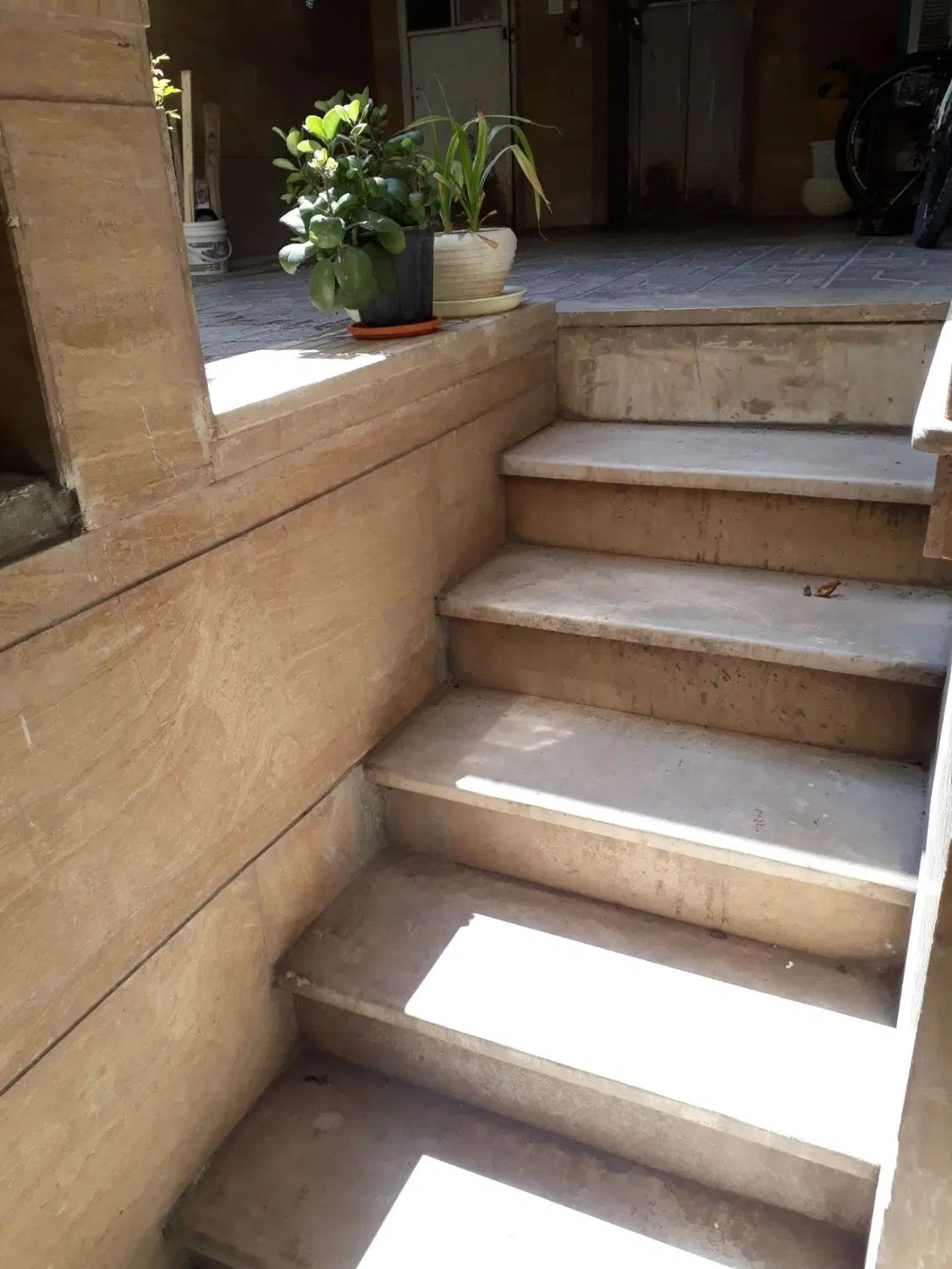 خانه ۸۵ متری، یک‌خوابه، نورگیر و دلباز