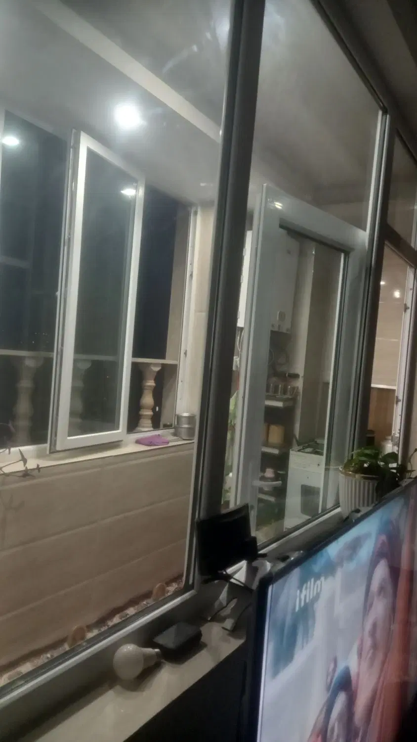 آپارتمان چهار طبقه شخصی ساز در خیابان شب بو
