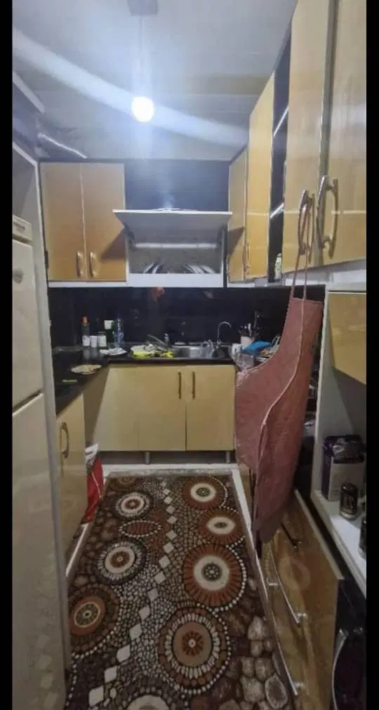 خانه‌ی کلنگی ویلائی حیاطدار ۶۰ متری خیابان جیحون