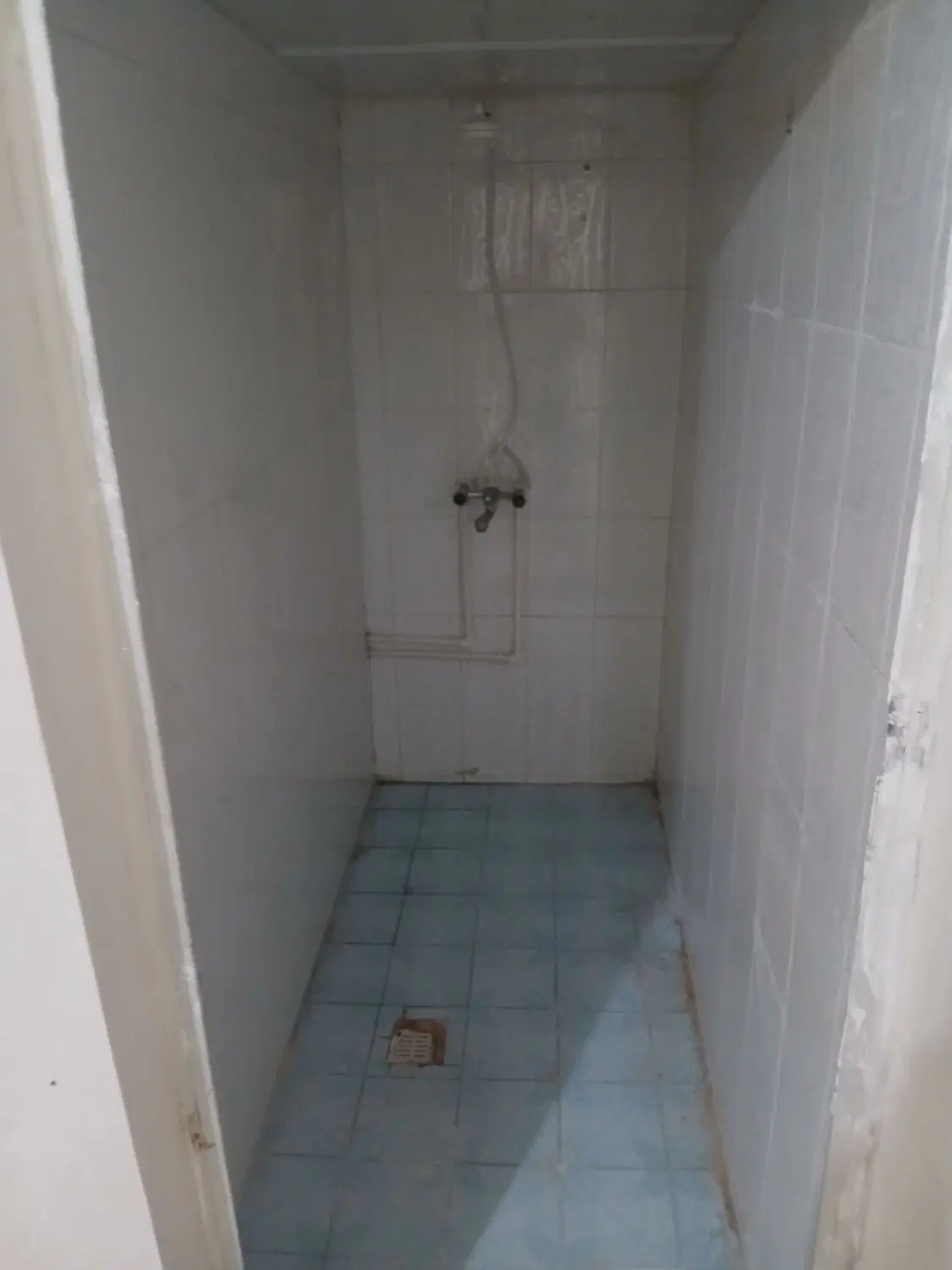 خانه در شهرک سینا پشت مخابرات انور ۱۶ متری