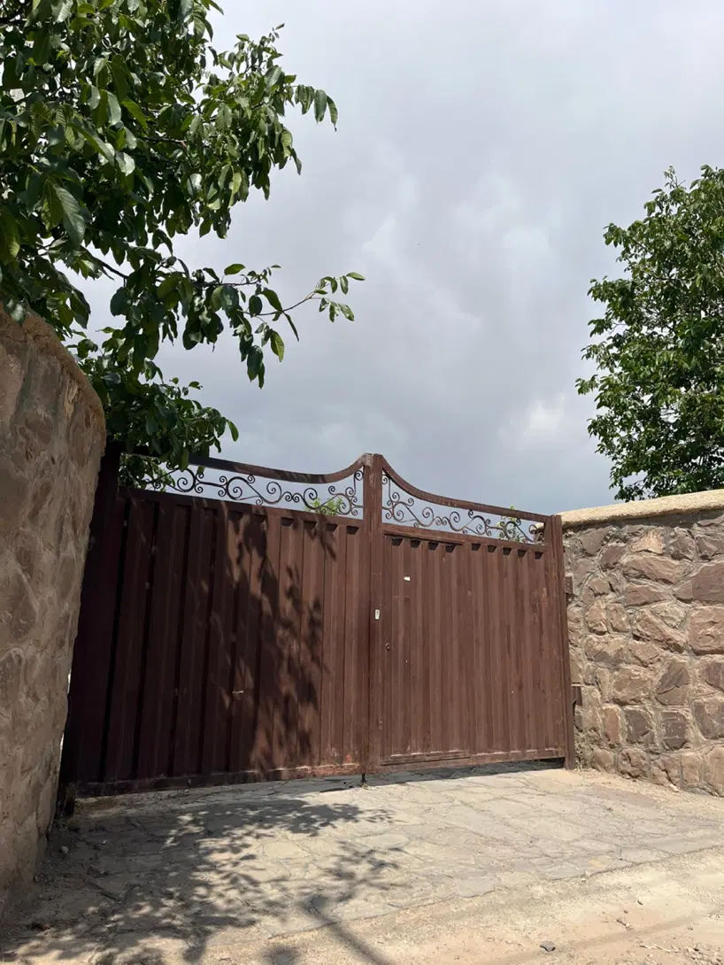 ۱۳۰متر باغچه با بر۹و ویوعالی و تک برگ جابان دماوند