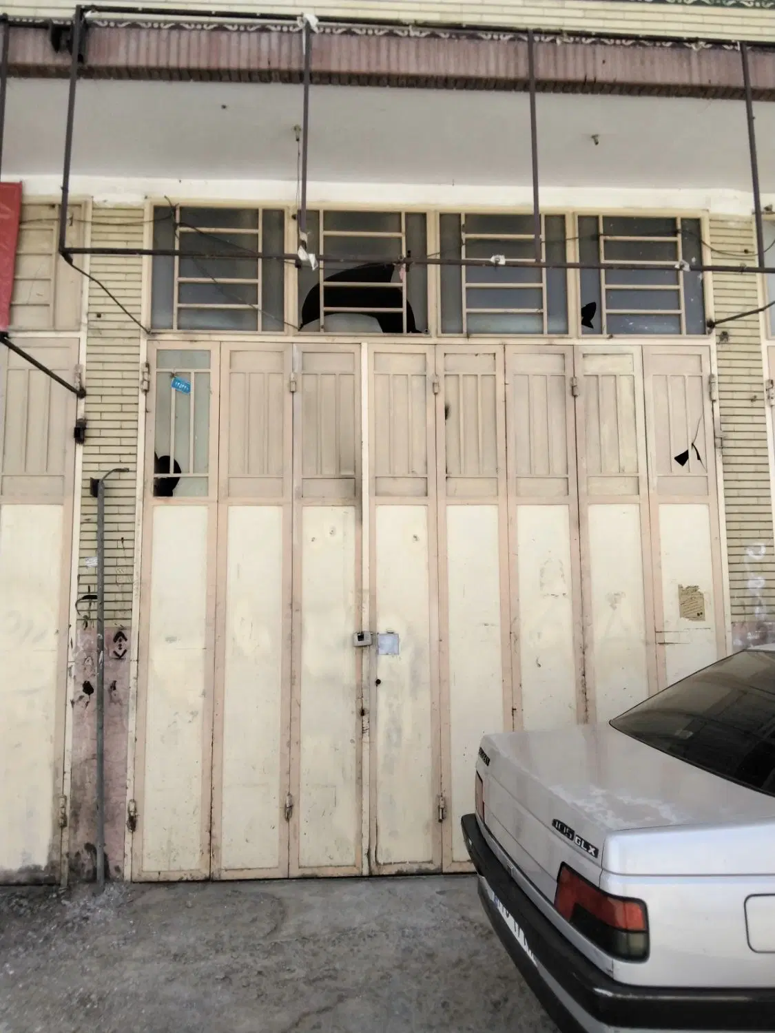 جمهوری مغازه ۱۶ متری