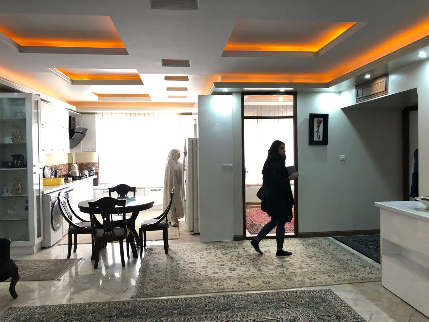 فروش آپارتمان سه خوابه در خیابان ایران