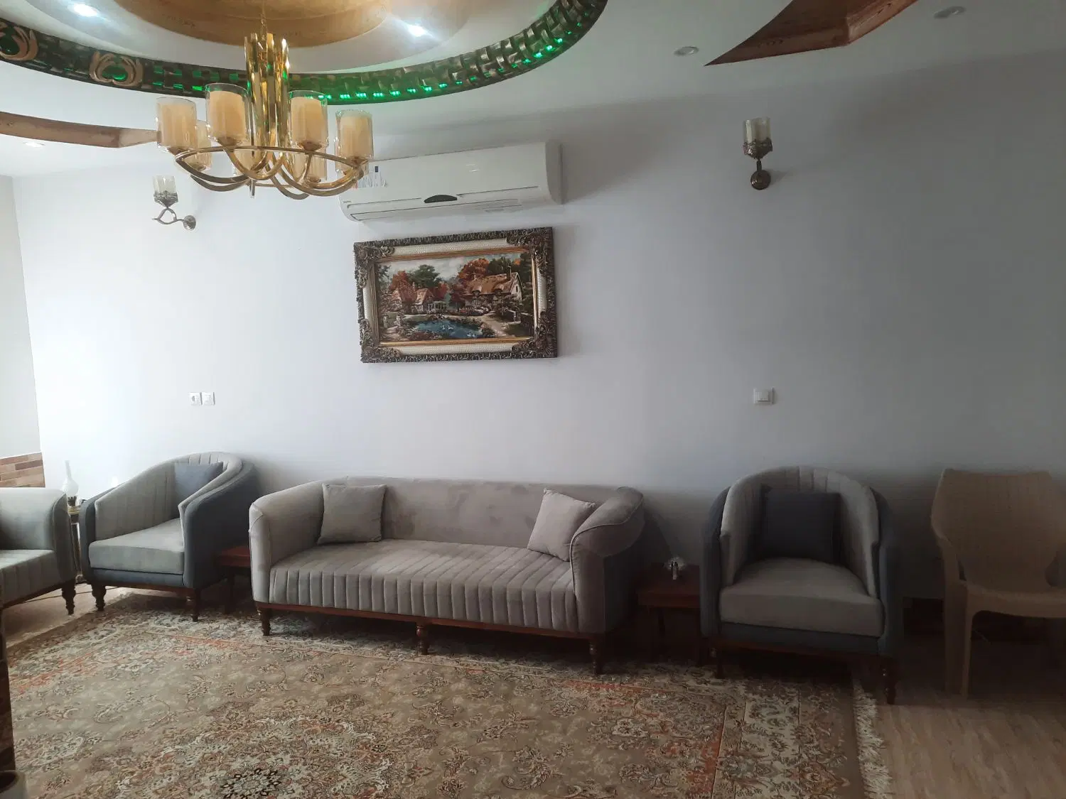 فروش یک واحد مسکونی + کلیه وسایل خونه